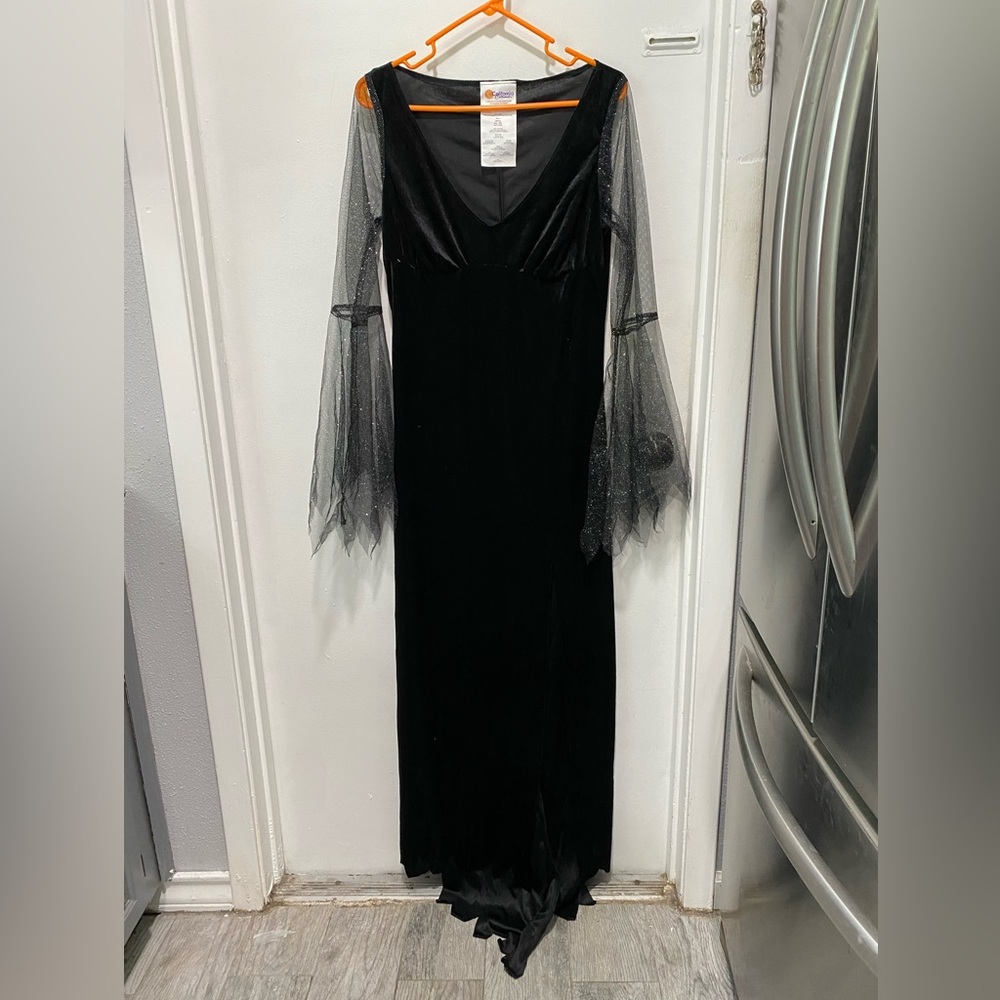 Adult dress (C293)